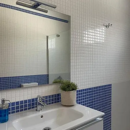 Casa Mesana Nuevo Cama King Size En Playa Con Aire Acondicionado Apartman *