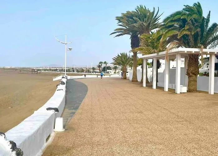 Casa Mesana Nuevo Cama King Size En Playa Con Aire Acondicionado *