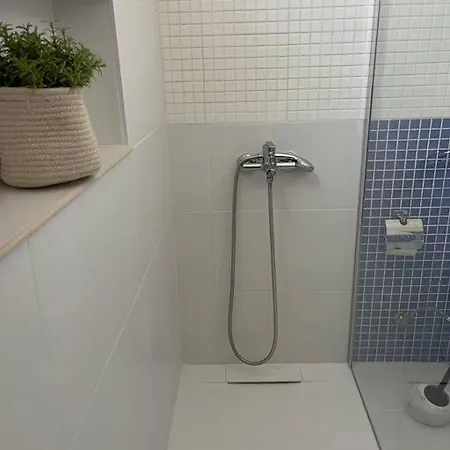 Casa Mesana Nuevo Cama King Size En Playa Con Aire Acondicionado